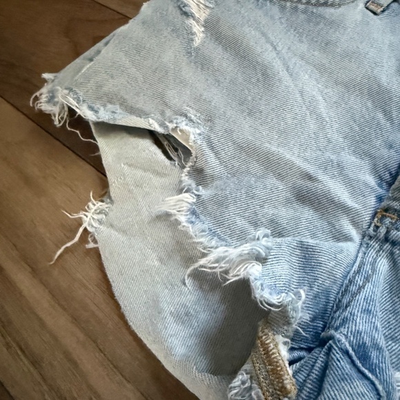 REVOLVE | AGOLDE Parker Distressed Denim Cutoff Shorts | Approx. Size 24 | Blue - Picture 7 of 9
